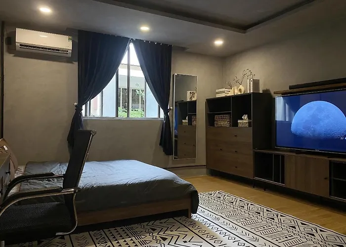 Charming Cozy Room - 85B Homestay - District 1